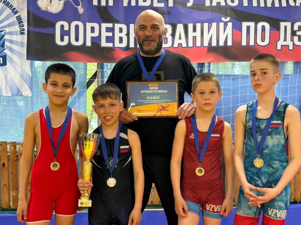Открытый командный турнир "Стенка на стенку" по греко-римской борьбе на призы спортивной школы "Кристалл" среди юношей 2014-2015 г.р., г. Екатеринбург, 11.05.2025 г.